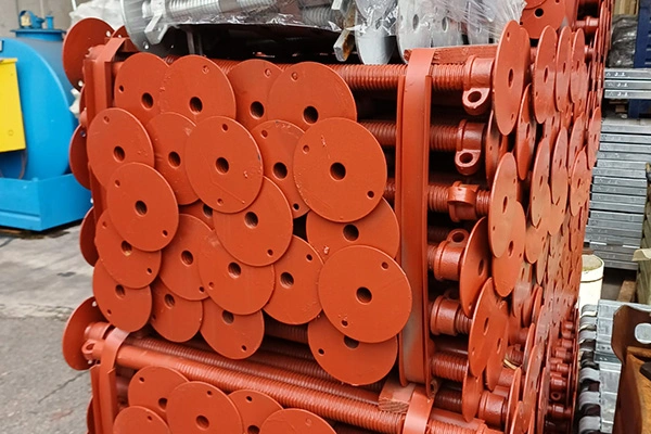 adjustable-screw-jack-with-collar