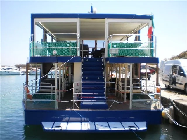 Restaurant boat | Glass bottom boat